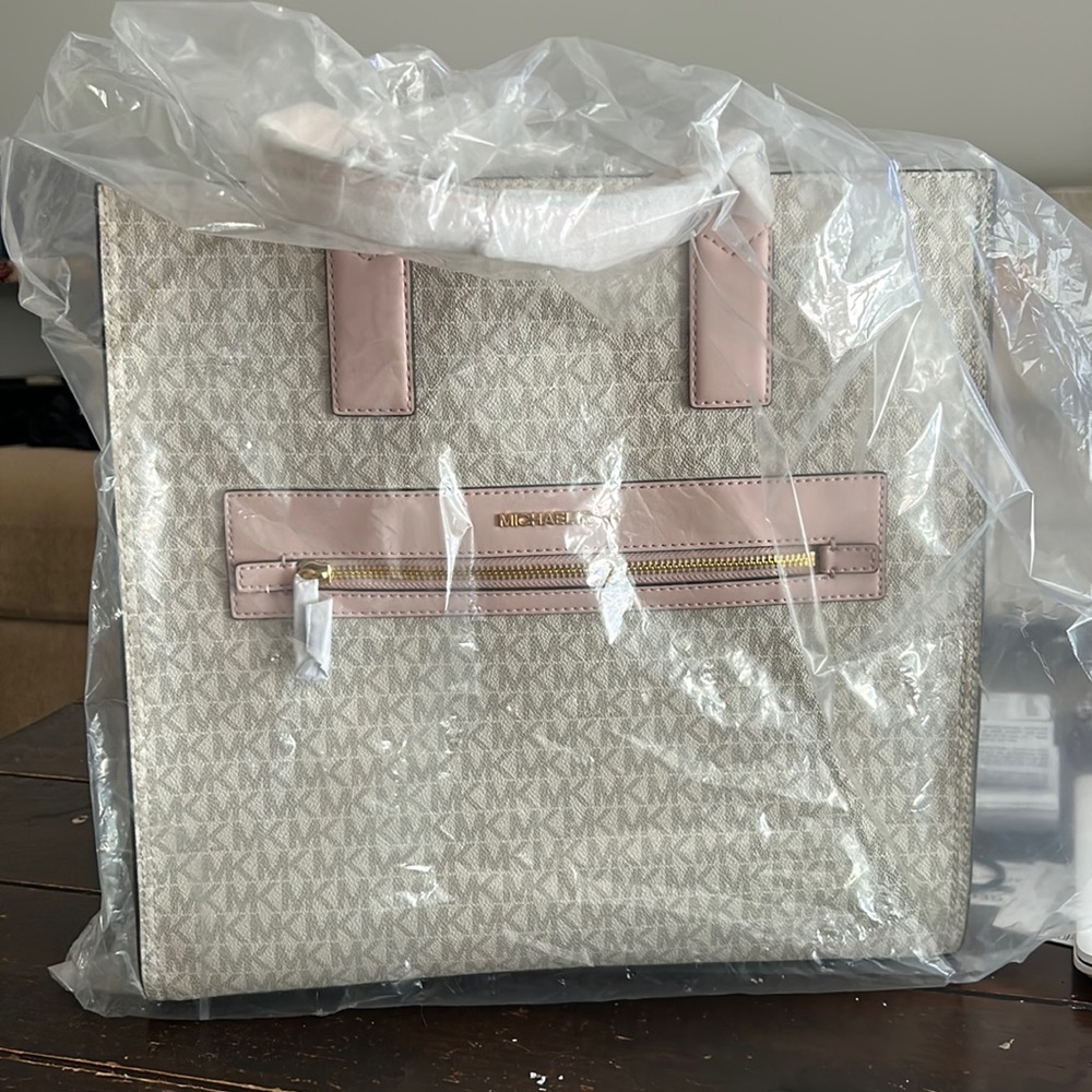 Michael Kors Blush Large Tote